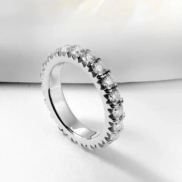 Stunning Moissanite Eternity Ring featuring VVS1 clarity and round cut, perfect for elegant women’s jewelry.